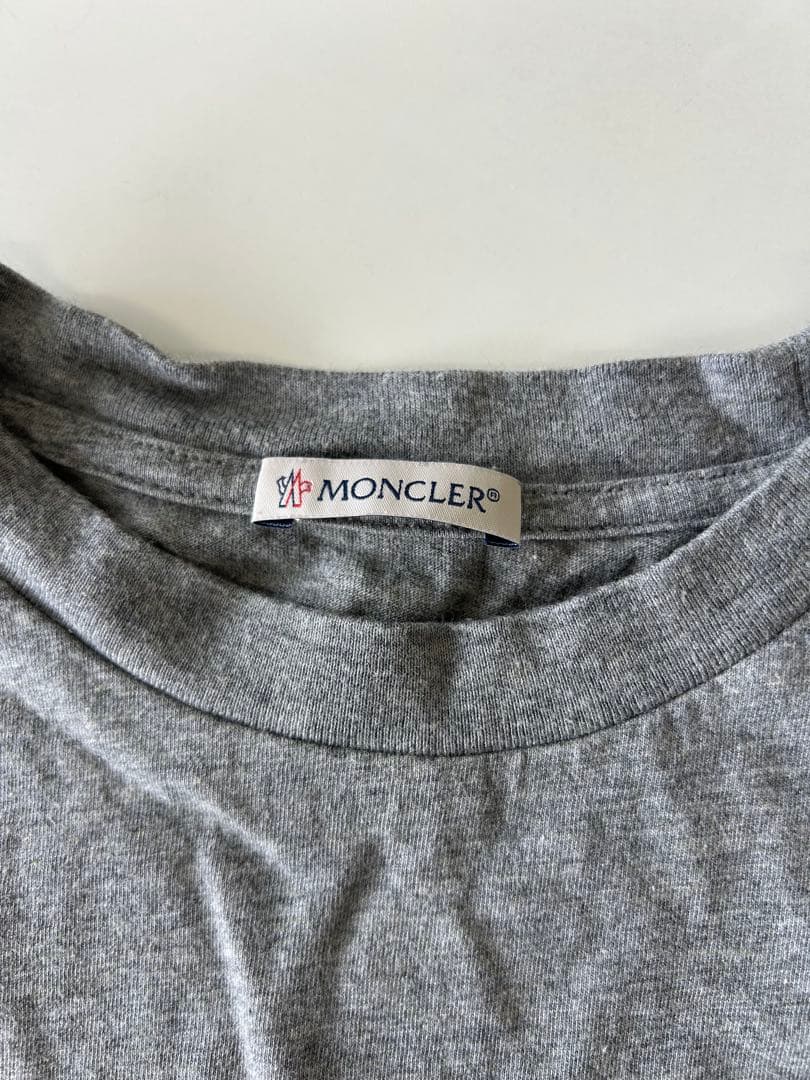 Moncler グレー Tシャツ　値下げ可能