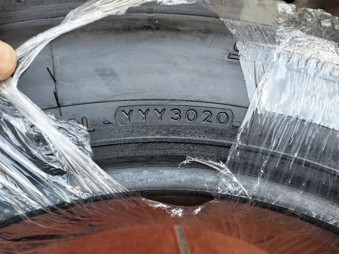 新品！ヨコハマ　アイスガード iG91 205/70R16 スタッドレスタイヤ