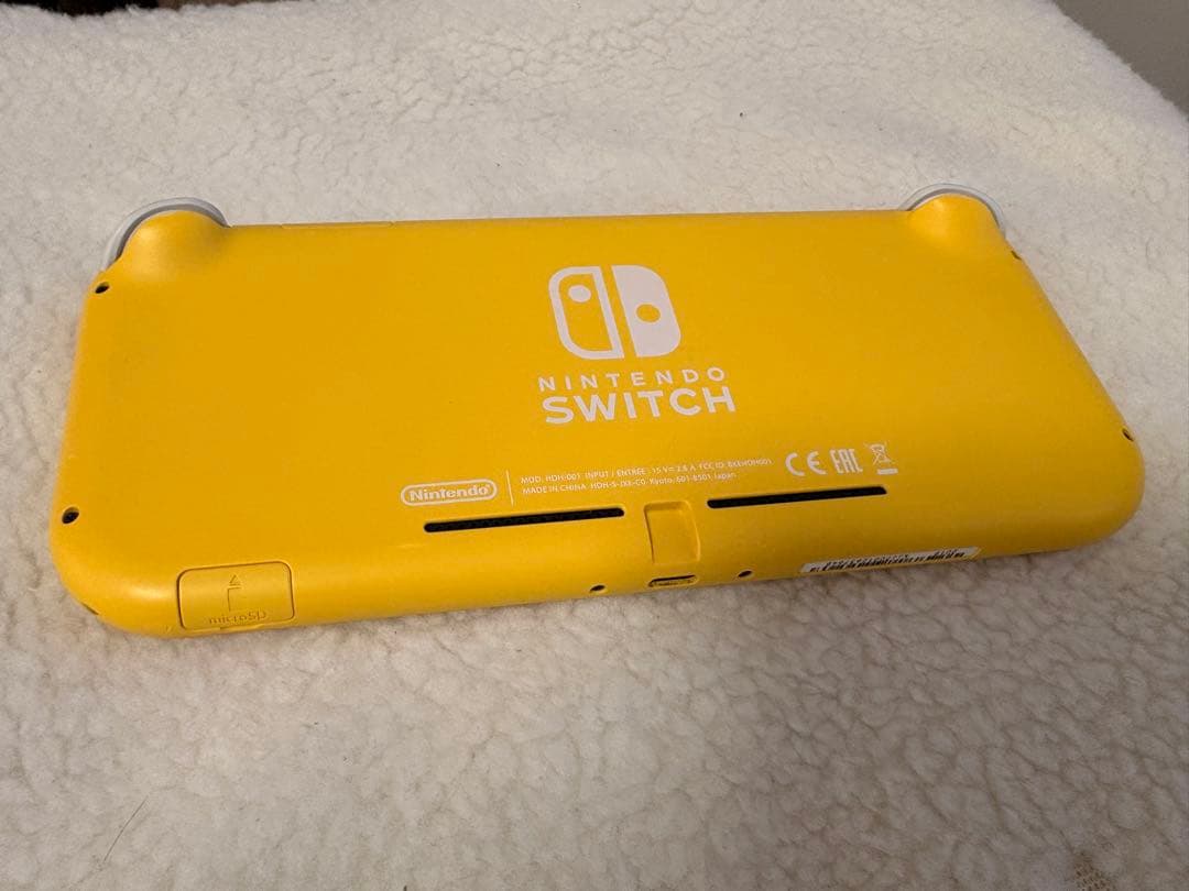 Nintendo Switch Lite イエロー充電器付き
