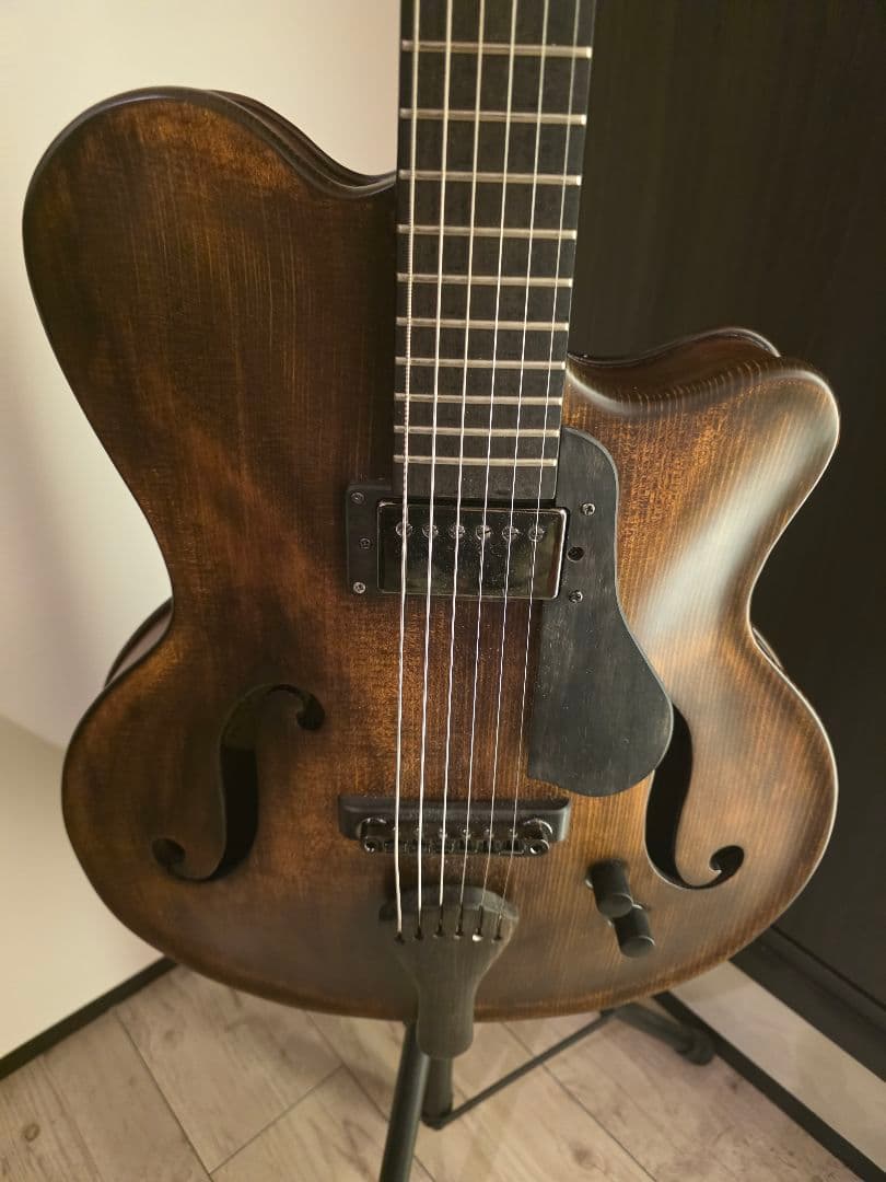 あっきーthe archguitar　フルアコ