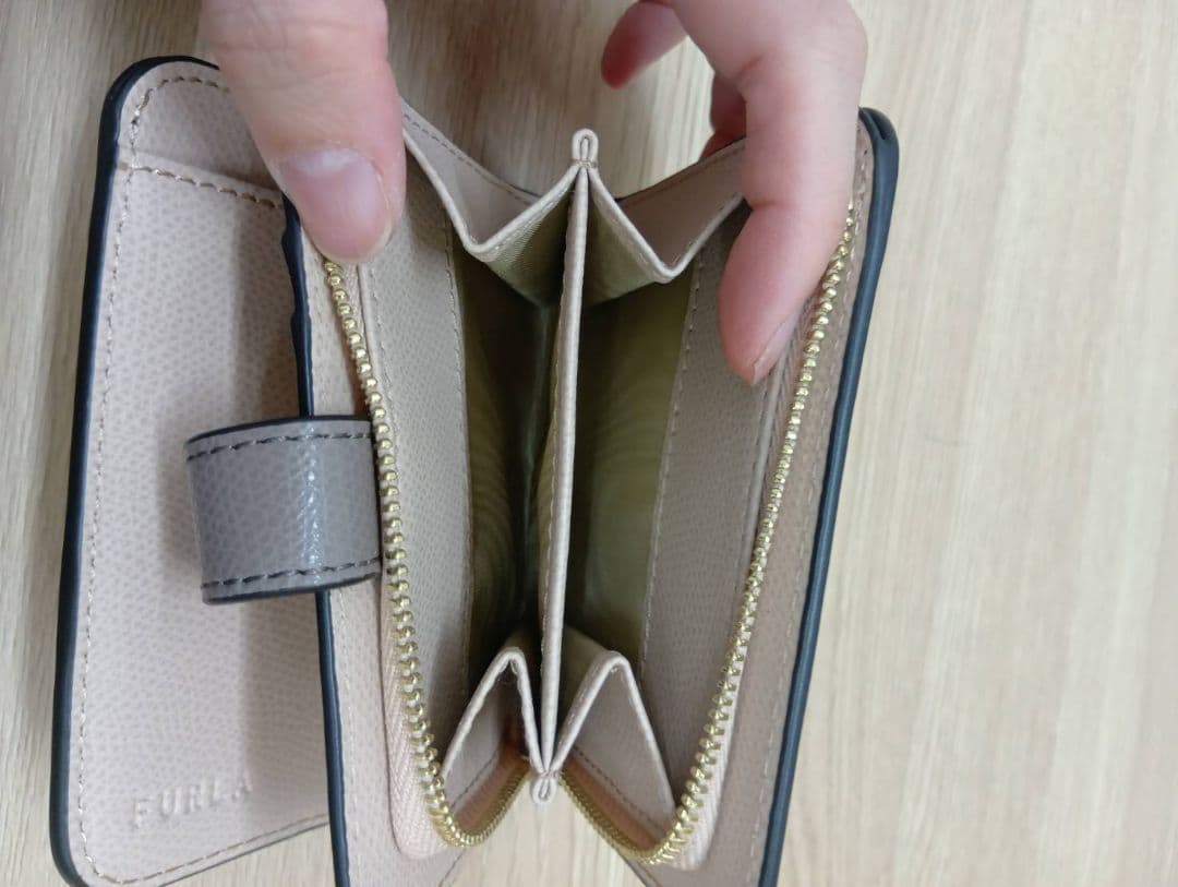 FURLA 二つ折り財布 グレー レザー　新品