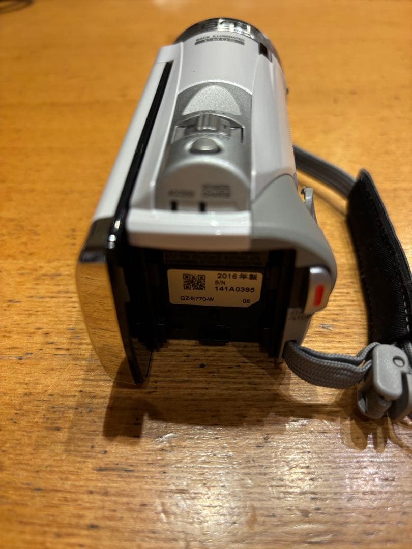 JVC ビデオカメラ本体 充電器・バッテリー付き