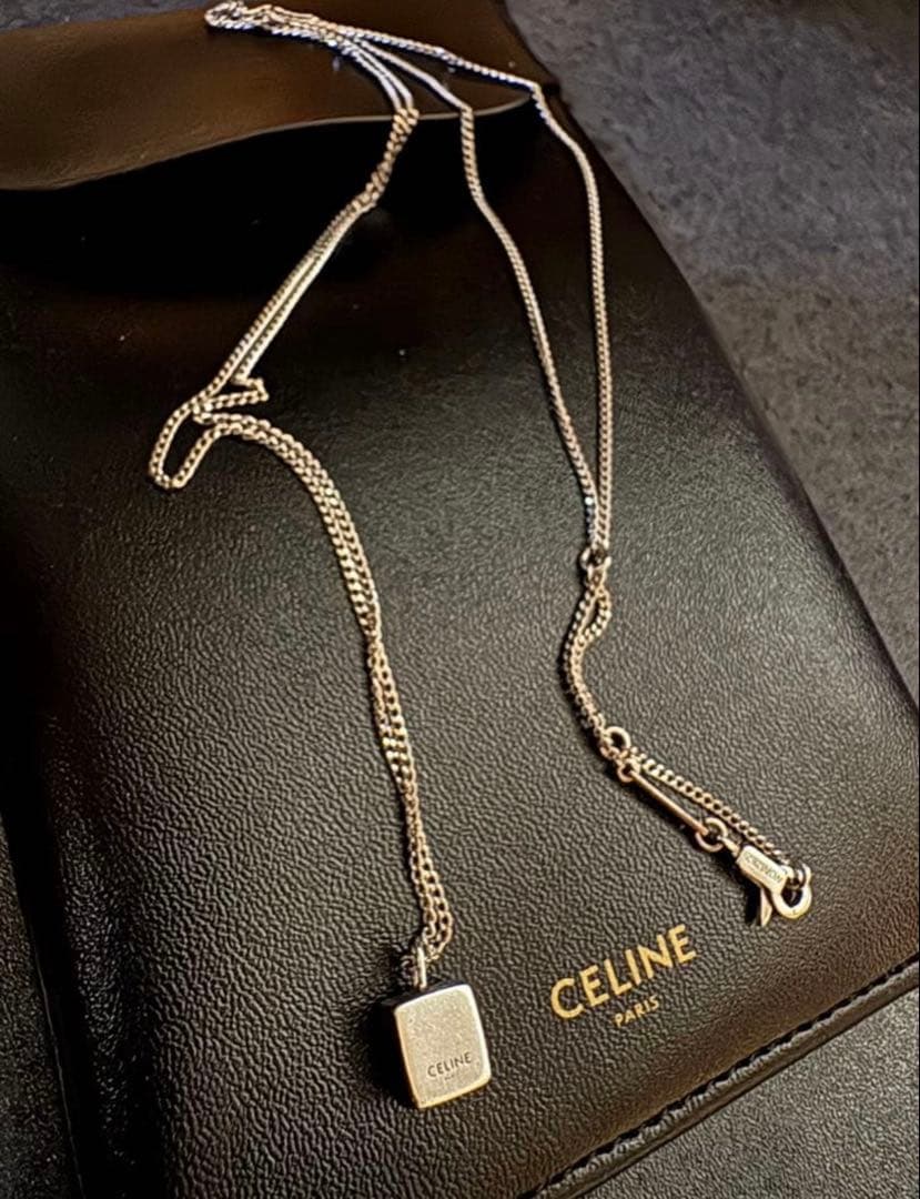 CELINE エギズ ネックレス