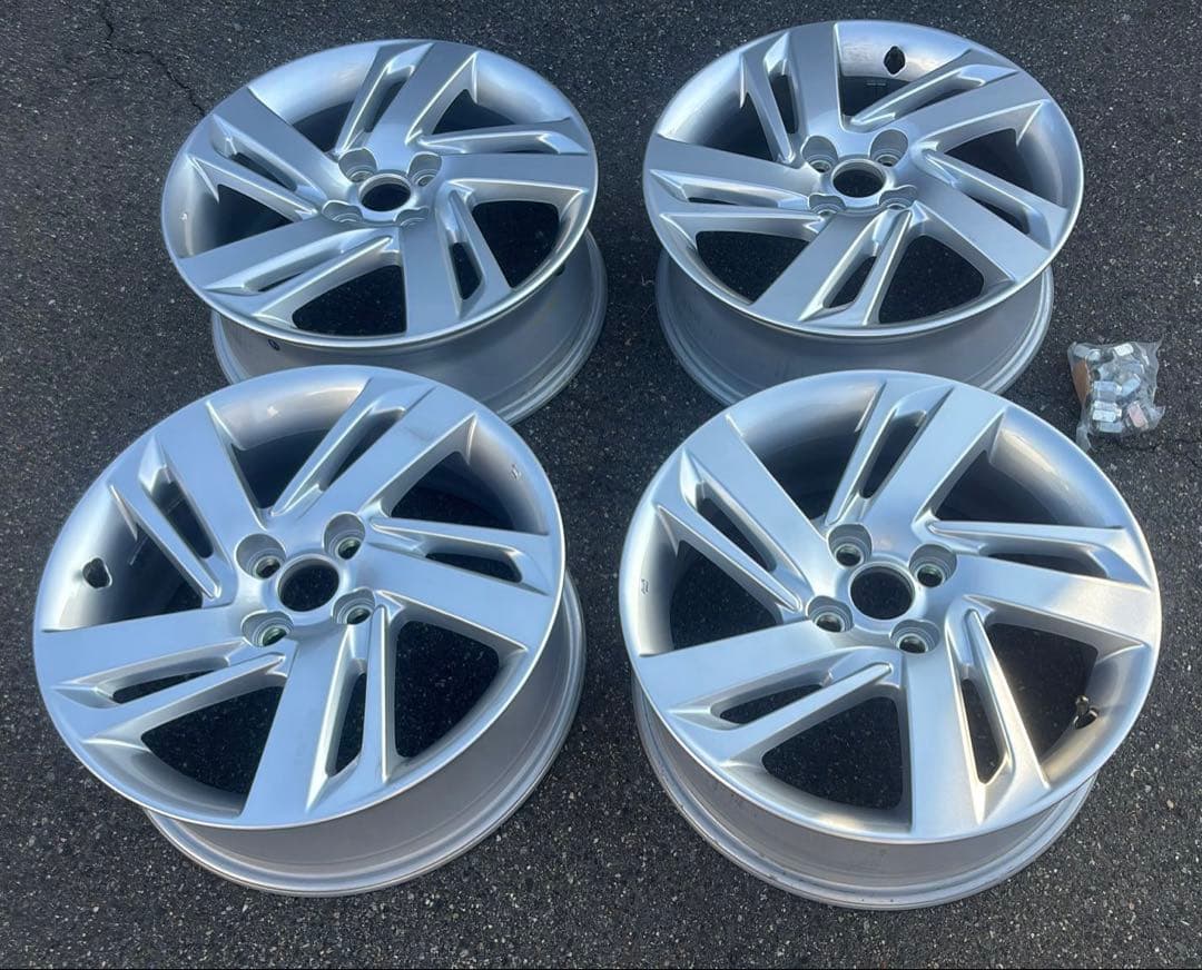 トヨタ ライズ 純正アルミ4本セット 純正ナット付属