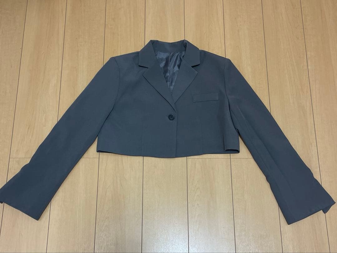 【極美品】LVEU. フレアカフスクロップドジャケット テーラード グレー