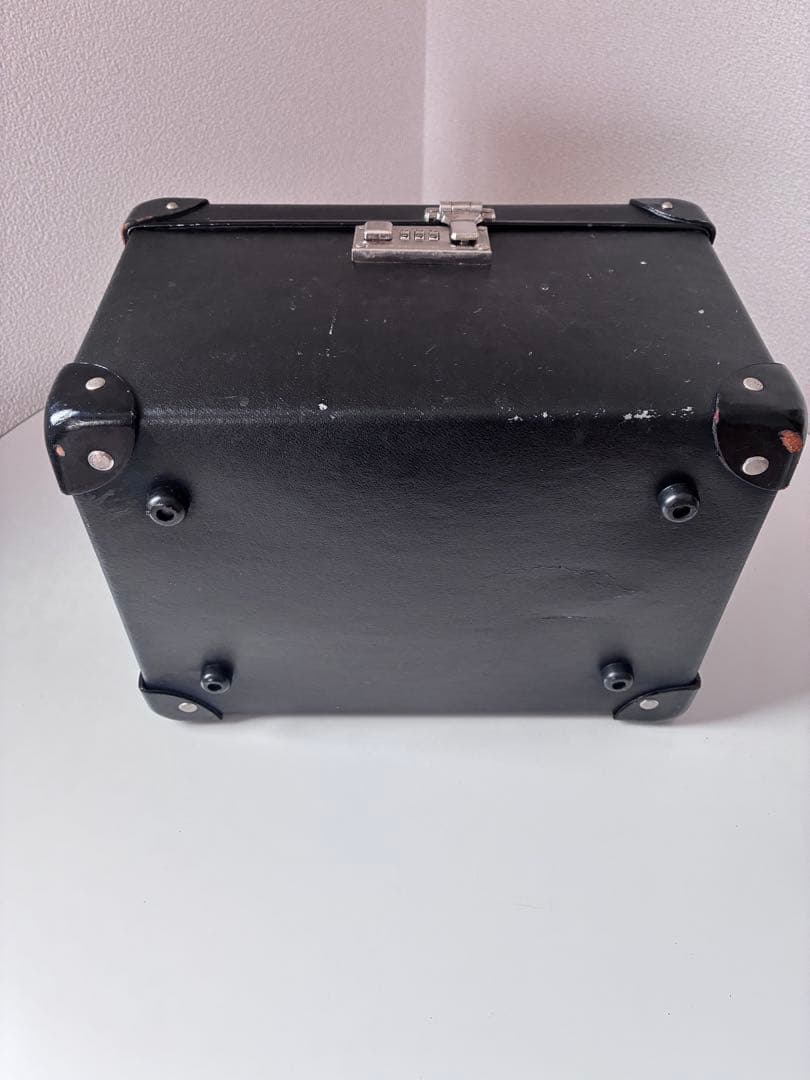 3/8迄の出品　GLOBETROTTER グローブトロッター　ヴァニティーケース