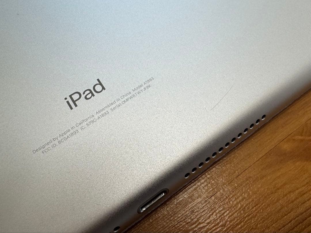 【純正カバー付】Apple iPad 第6世代 32GB シルバー 正常動作品