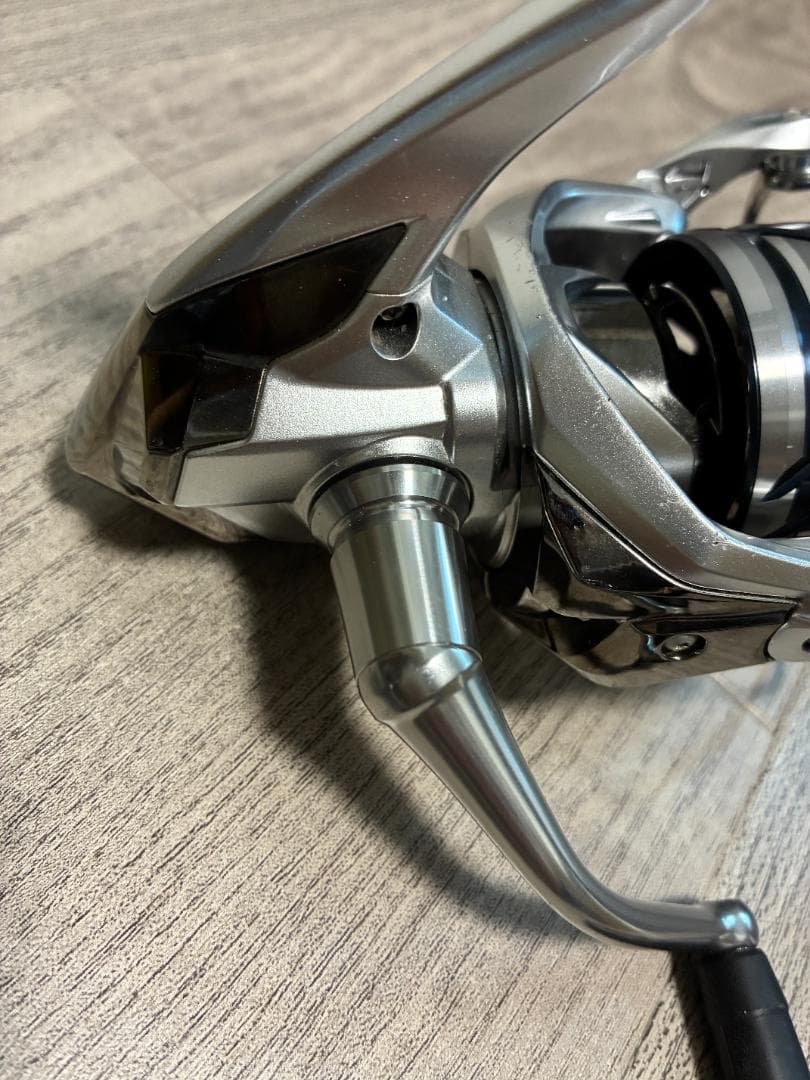 SHIMANO 23STRADIC 4000MHG スピニングリール