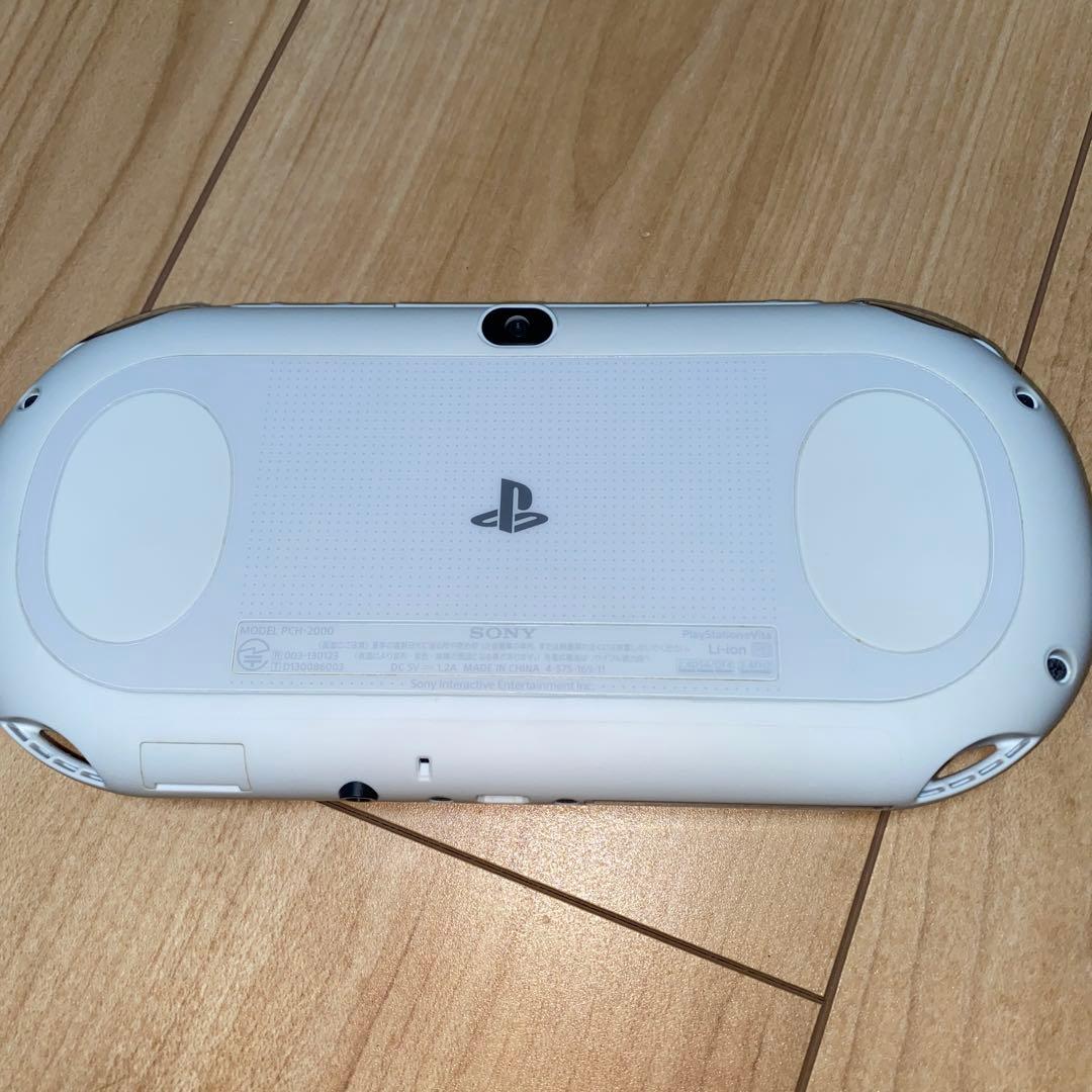 【美品＋純正16GBメモカ付き】プレイステーションvita 2000 ホワイト