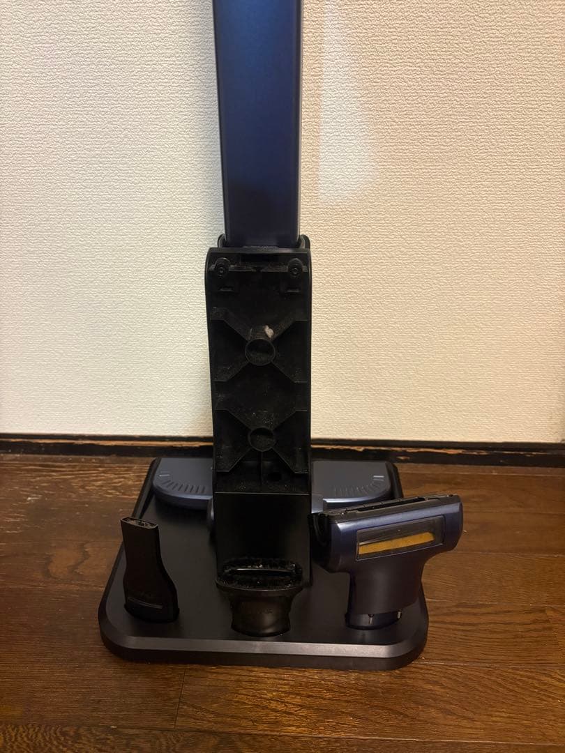 Shark スタンド式スティッククリーナー(CH966JBJ)、充電器付き
