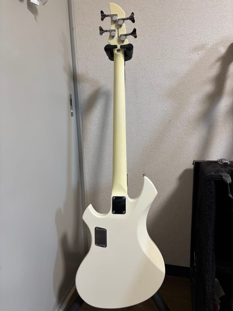 edwards e-rf-137sl エレキベース　れいたモデル