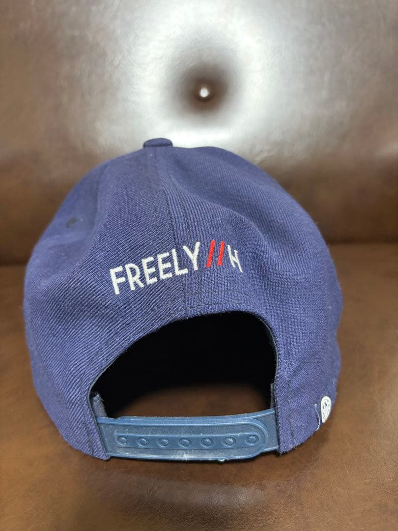 FREELY スナップバックキャップ ネイビー