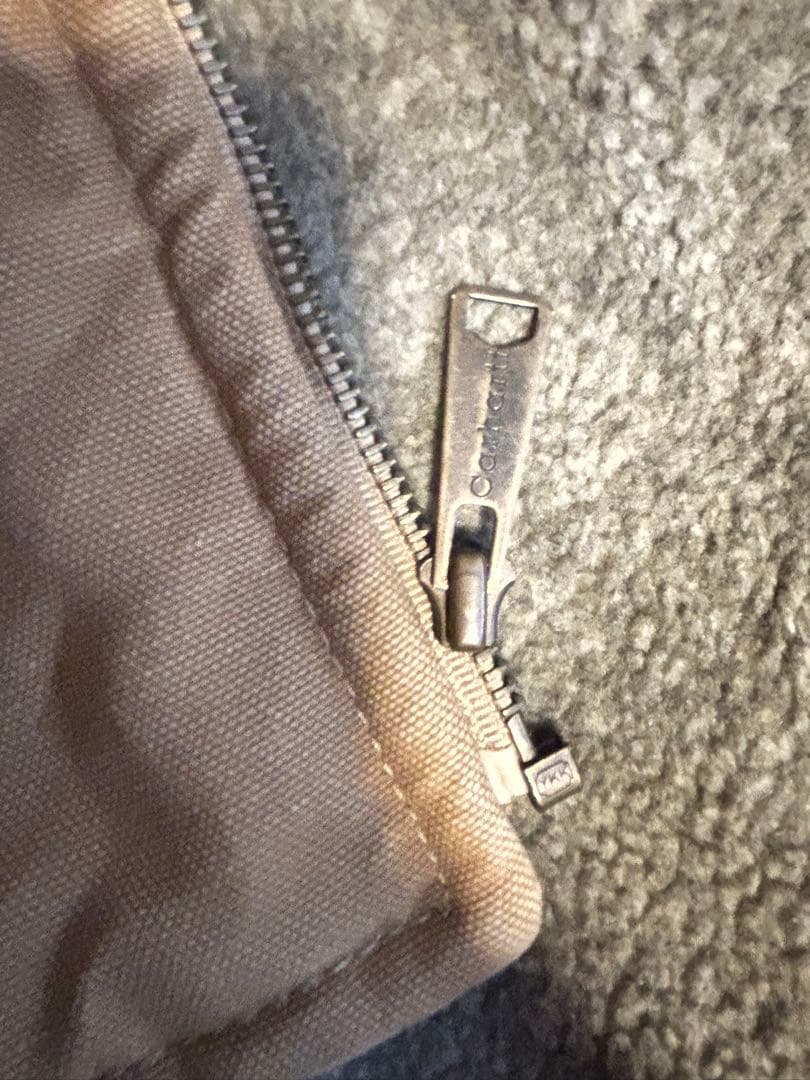 Carhartt ブラウン ダッグベスト