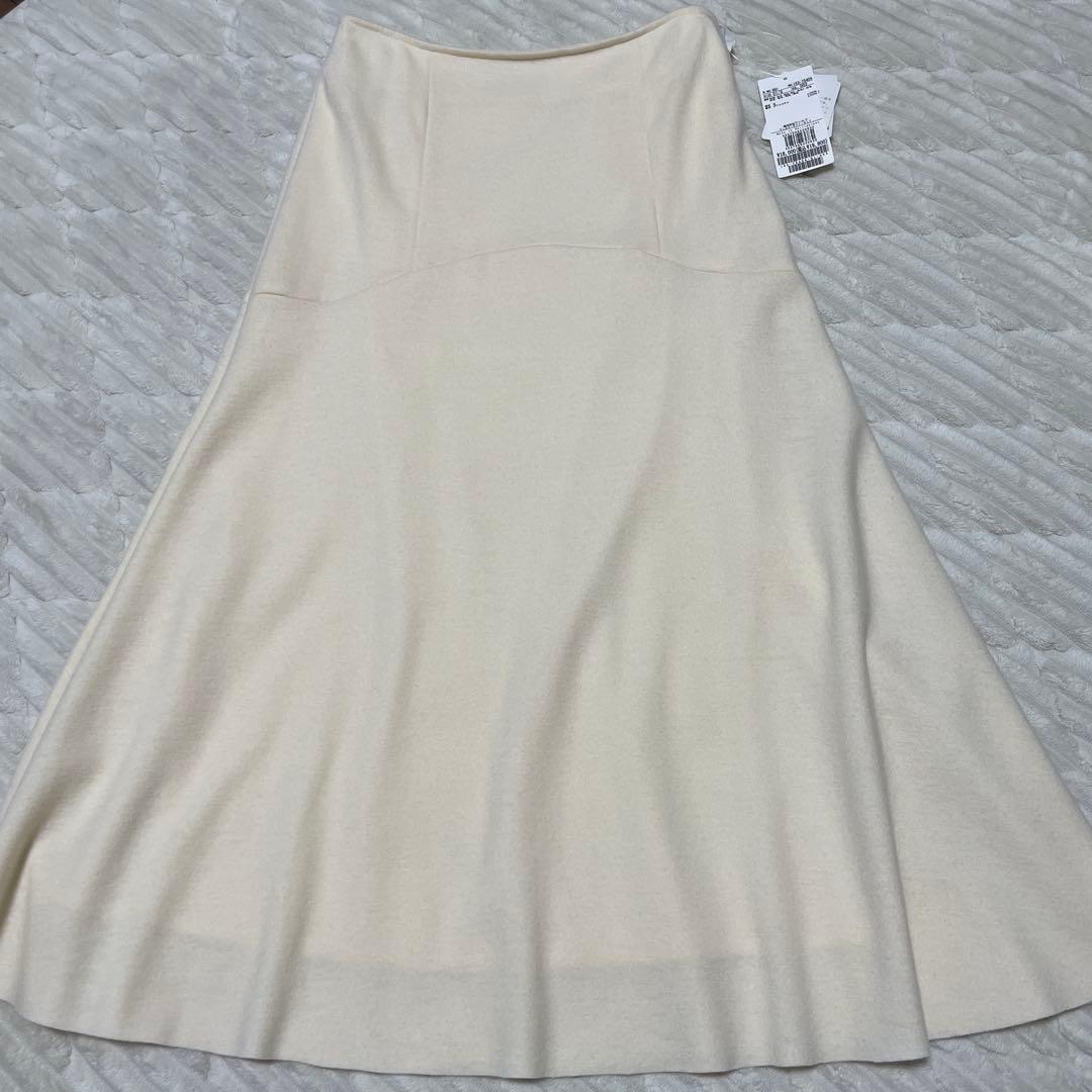 新品　アンタイトル　ウールマーメイドロングスカート　オフホワイト　Sサイズ