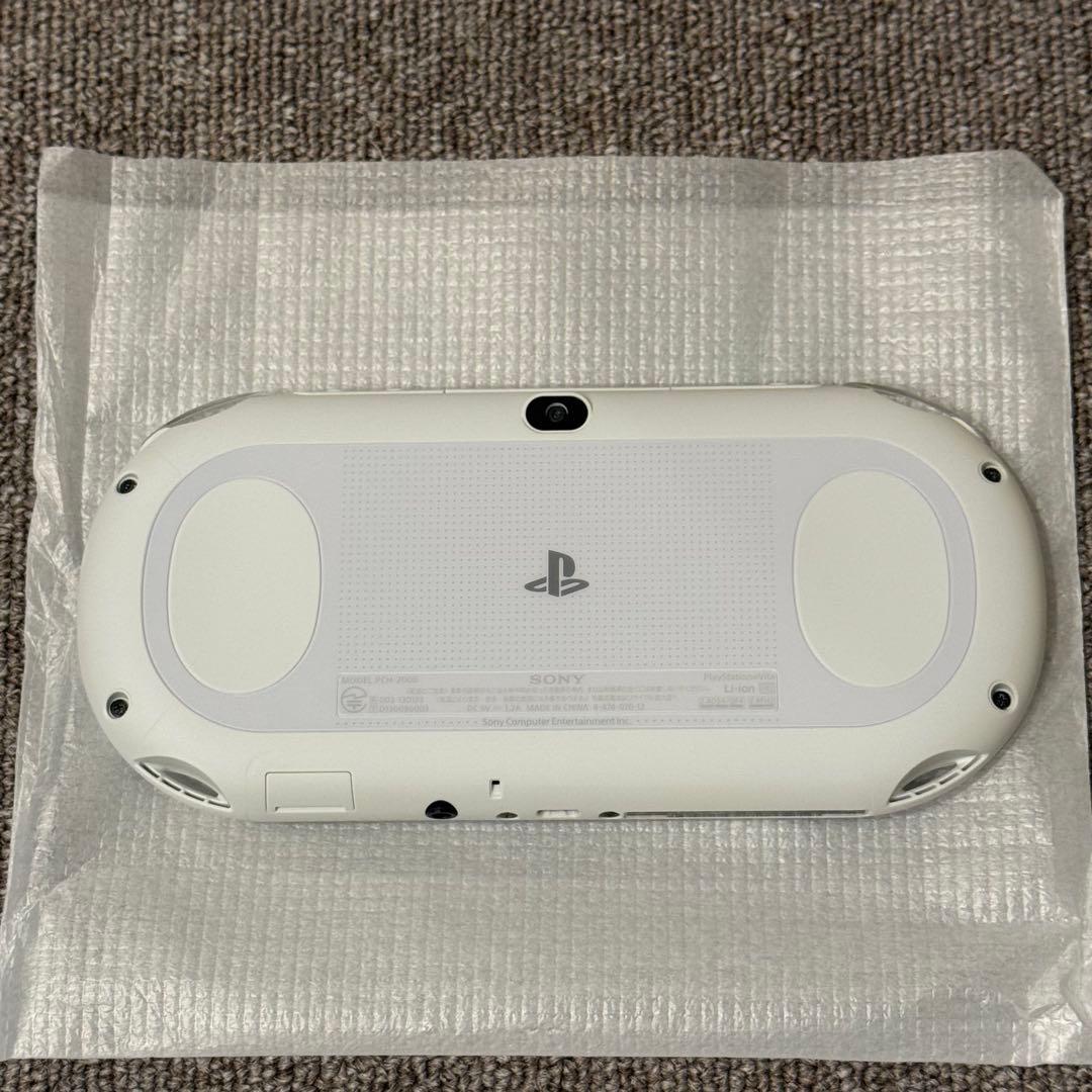 【美品】PSVITA PCH-2000 ホワイト 箱付き