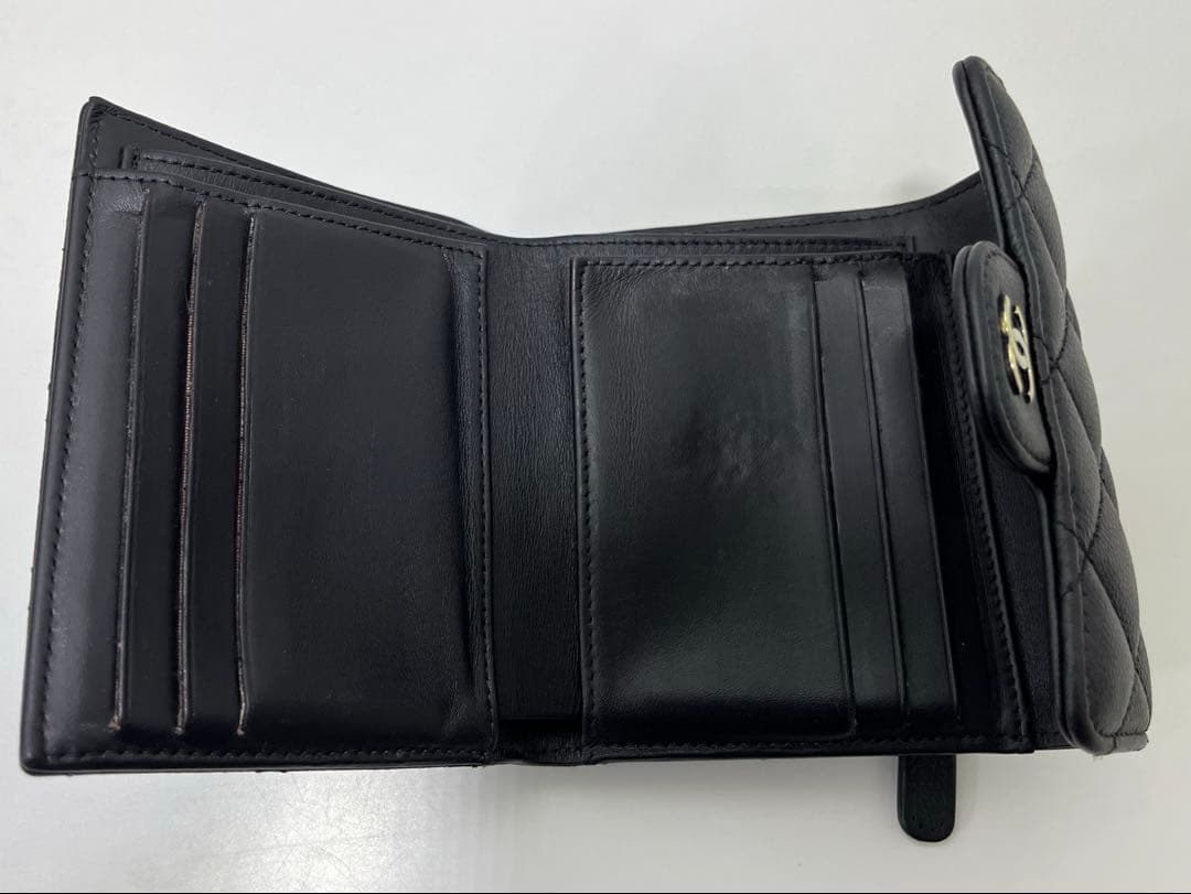 CHANEL キャビアスキン　マトラッセ　ゴールド金具　ケース　三つ折り
