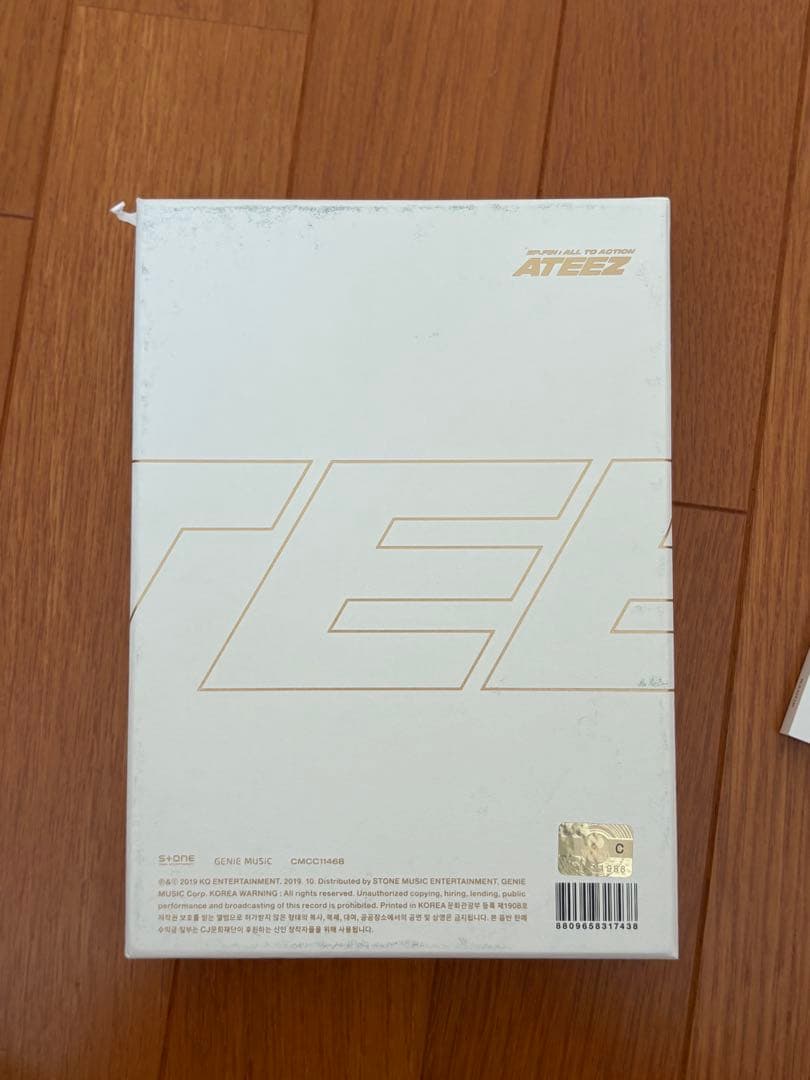 ATEEZ 4集目アルバム トレカ付き(ホンジュン、ユノ、ジョンホ)
