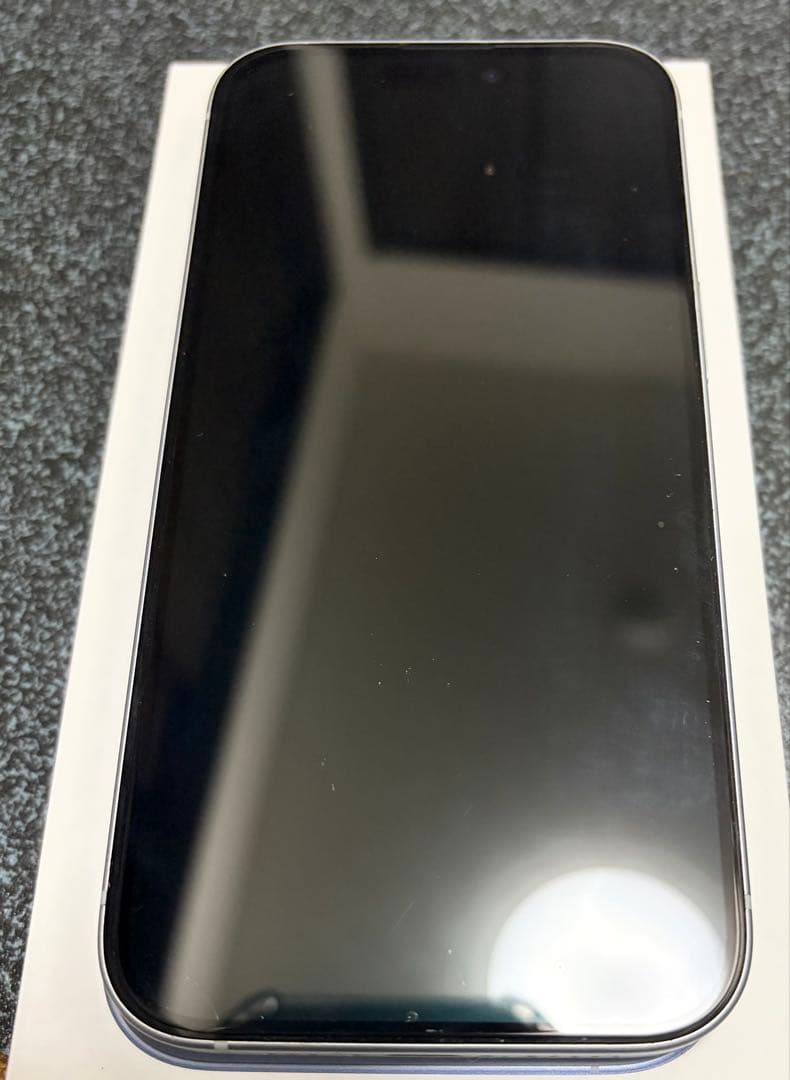 iPhone15 ブルー