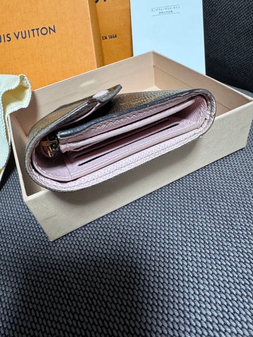 良品　正規品　ルイヴィトン　ヴィクトリーヌ　折財布　モノグラム
