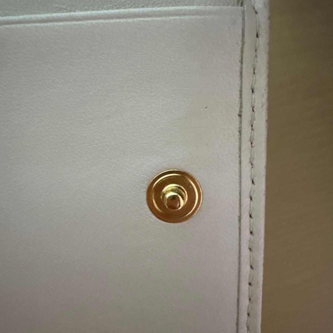 MIU MIU 二つ折り財布 ホワイト 編み込みデザイン