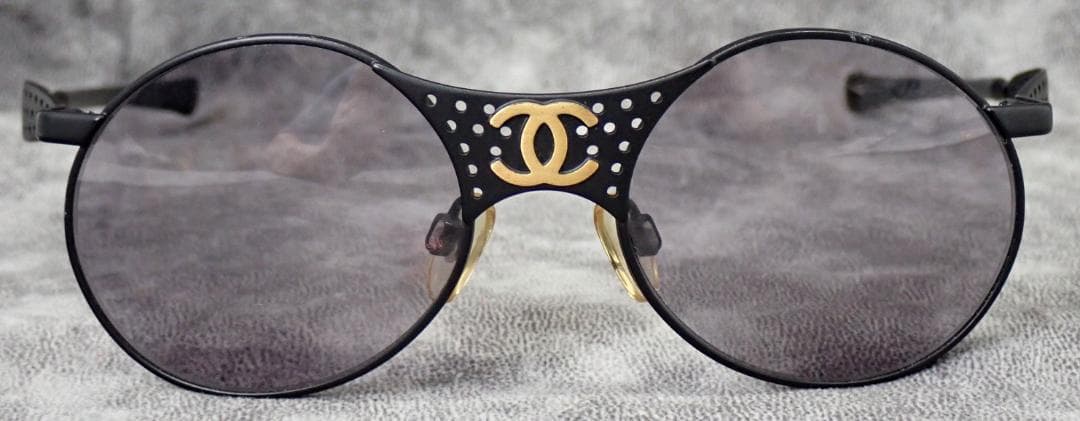 美品 CHANEL シャネル ココマーク パンチング サングラス 05982