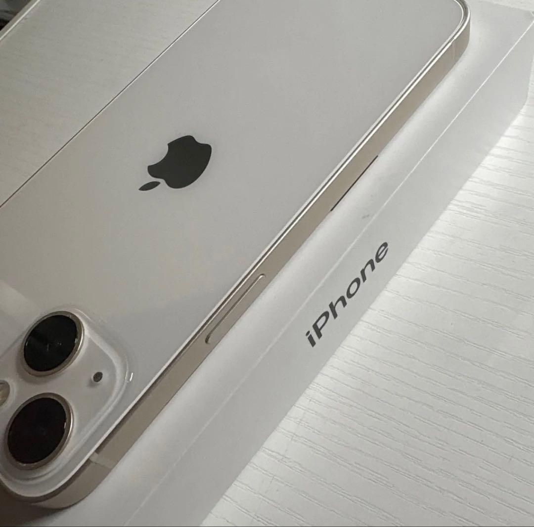 iPhone 13 256GB スターライト SIMフリー 極美品