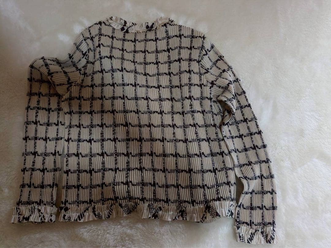 美品◇SPECCHIO◇ギャザーフリル刺繍 シャトルノーカラージャケット◇