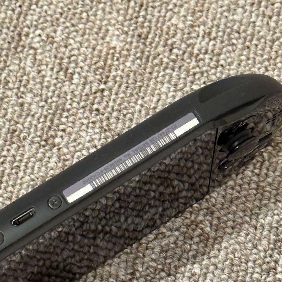 PSVITA PCH-2000 ブラック ②
