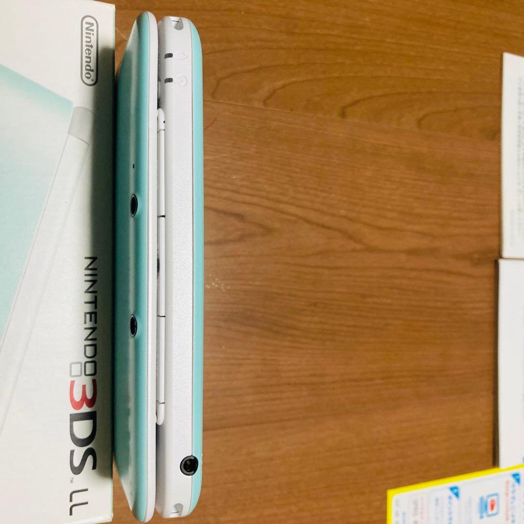 ニンテンドー3DS LLミント×ホワイト生産終了　付属品有　充電器付入手困難