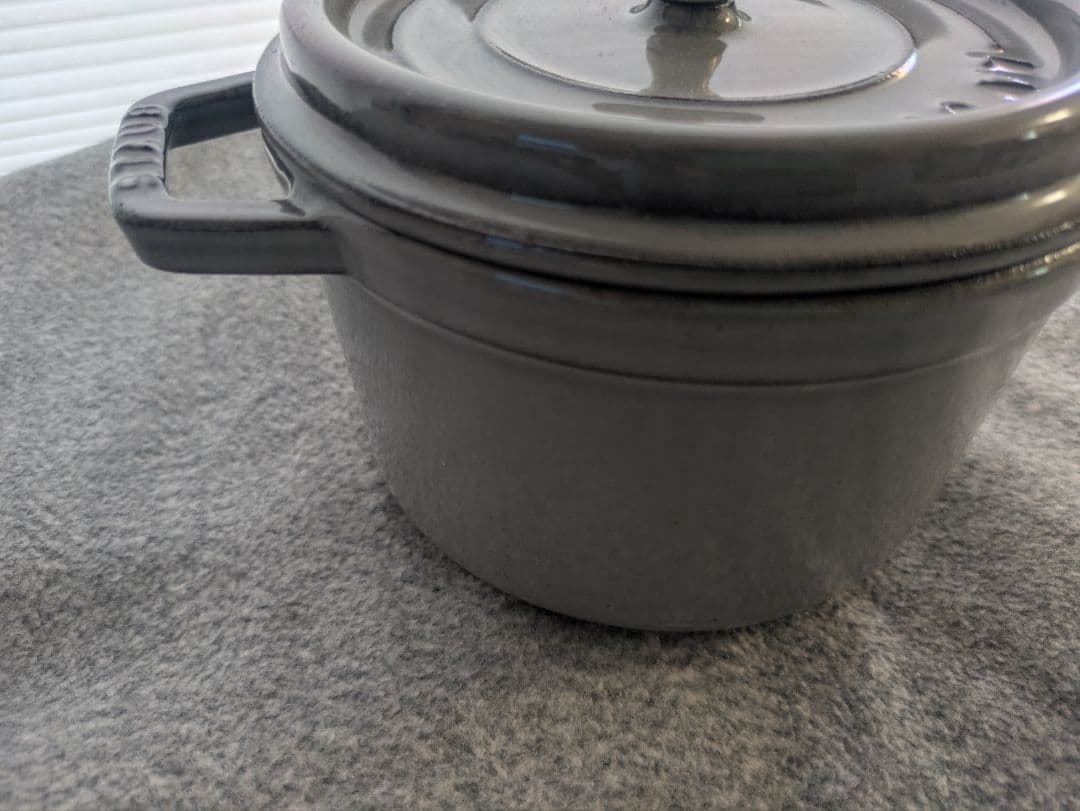 staub ピコココットラウンド　旧16センチ グレー