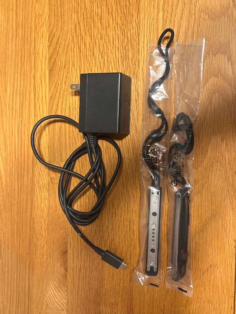 Switch本体・ケーブル・プロコントローラー×2