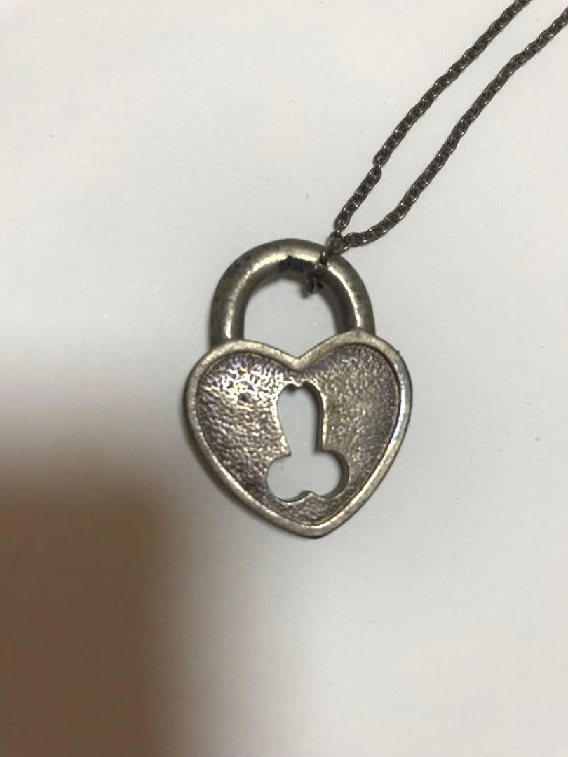 Vivienne Westwood ハート型南京錠ネックレス　ペニスデザイン