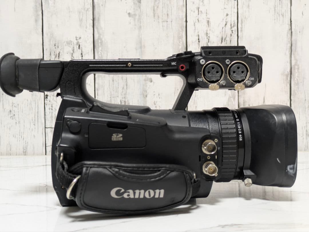 Canon　XF105
