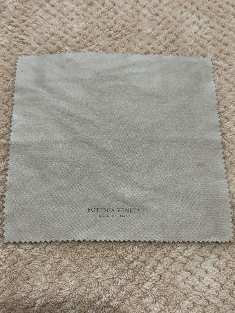 Bottega Veneta ブラックサングラス