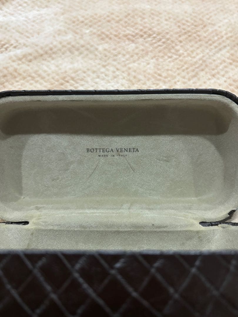 Bottega Veneta ブラックサングラス
