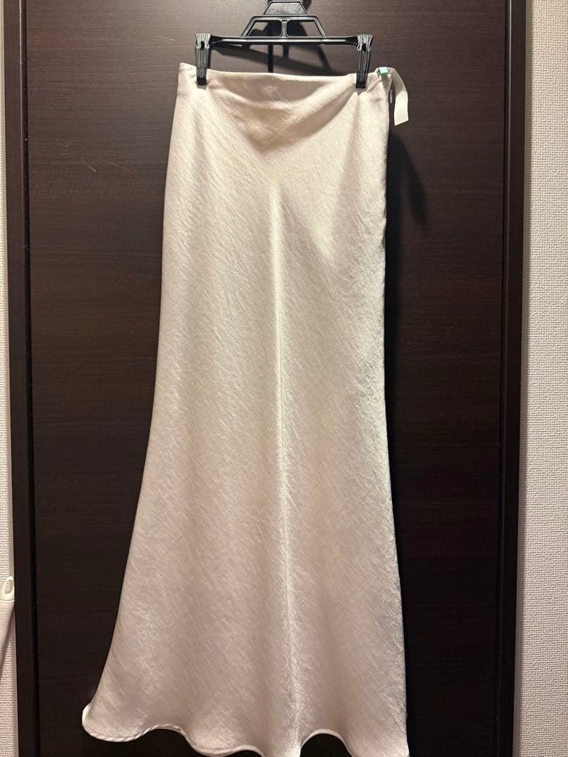 anuans サテンナロースカート　値下げ交渉可