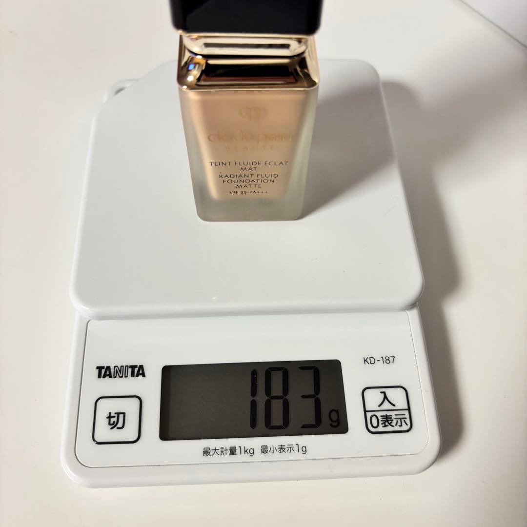 clé de peau BEAUTÉ テイント フリュイド エクラ マット