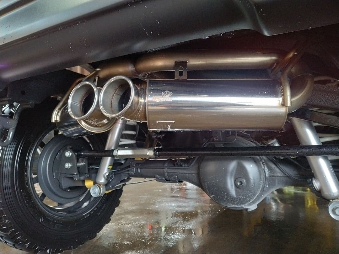 ととちゃん　JB64用センターW出しマフラー 5次元製 車検対応 未使用品