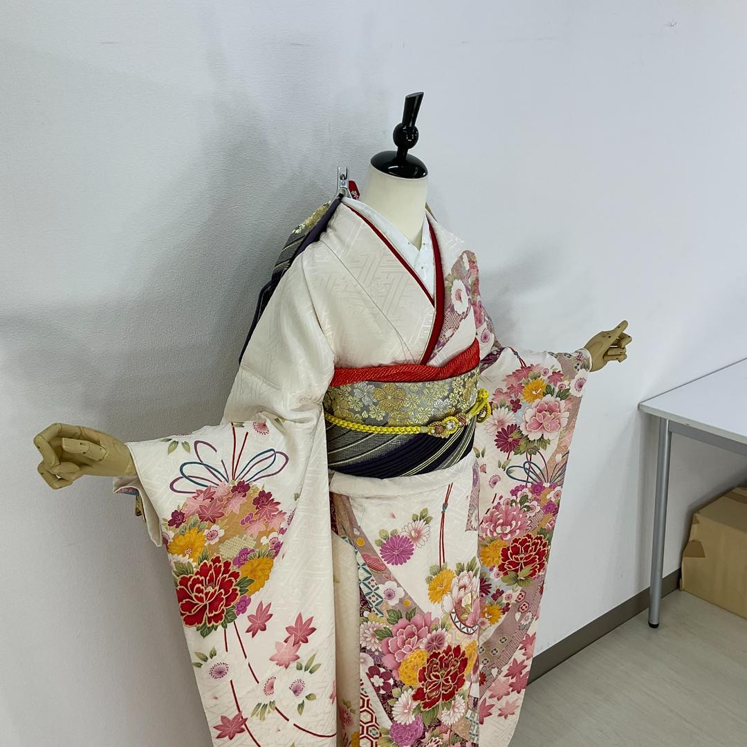 お振袖フルセット　7点セット　白　薬玉　M～Lサイズ　正絹　美品