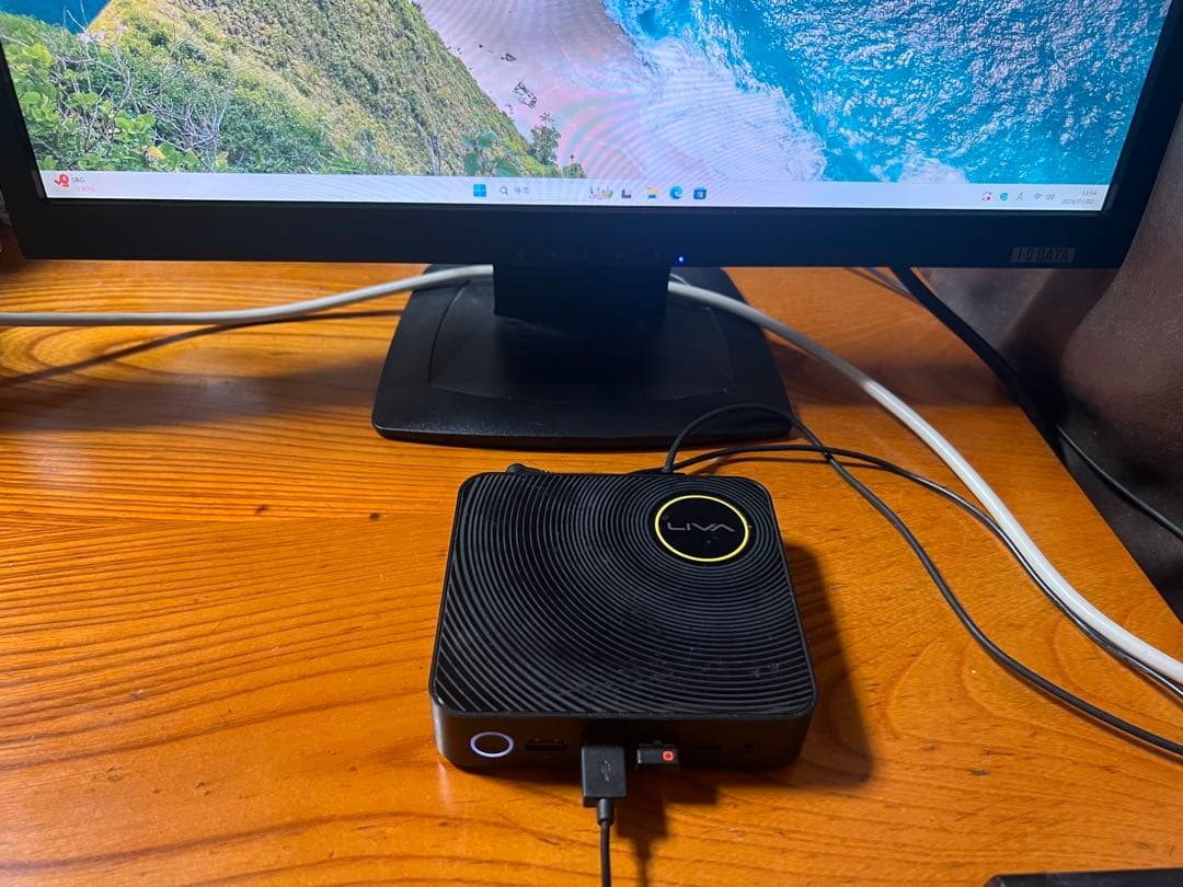 超小型　ファンレスPC ECS LIVA Z N4200/8GB/win11