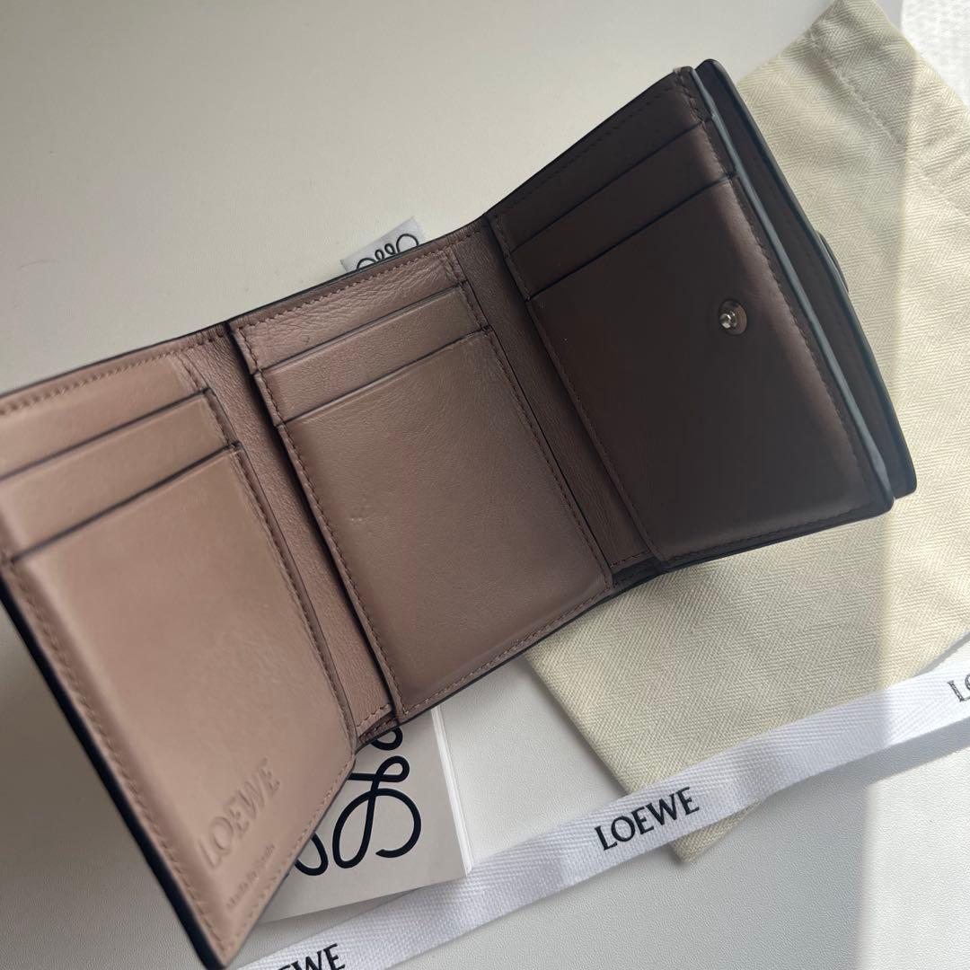 180 極上美品 LOEWE ロエベ 3つ折り財布