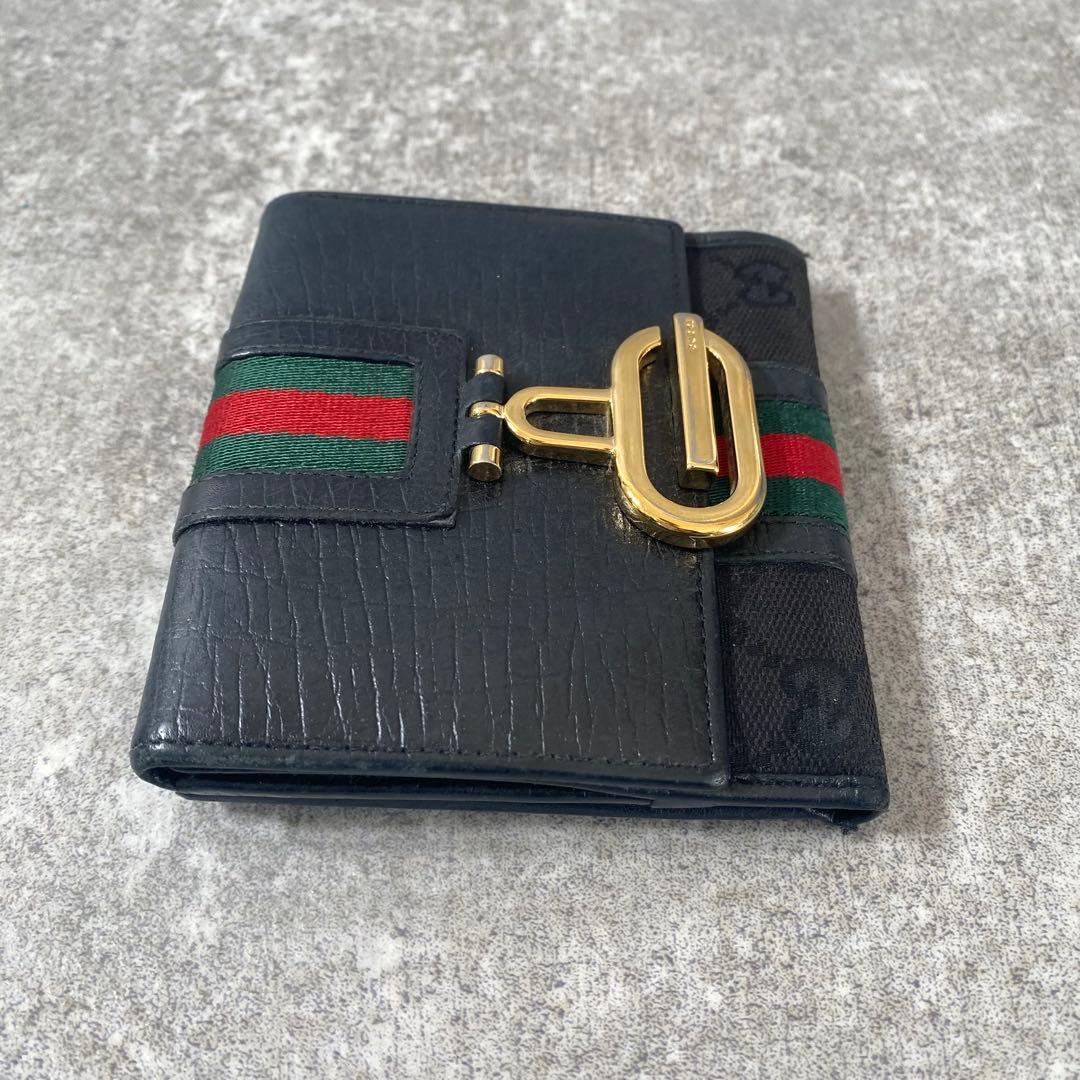 極美品　GUCCI グッチ シェリーライン GGロゴ 金具 レザー 二つ折り財布