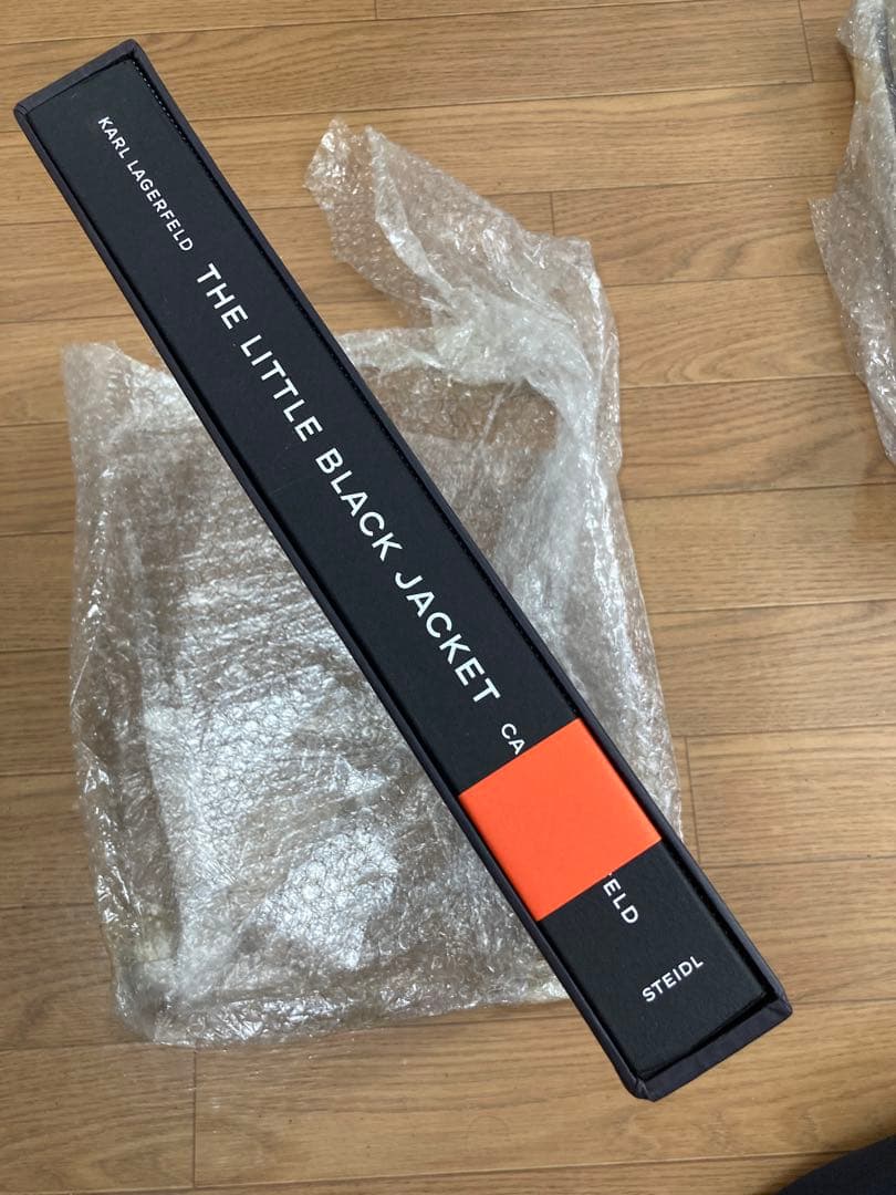 THE LITTLE BLACK JACKET 新版