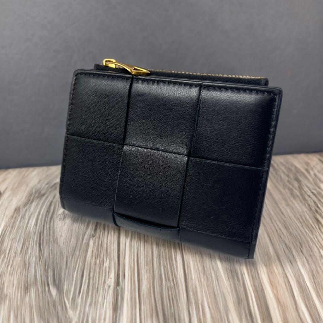 ✨極美品✨ボッテガ・ヴェネタ スモールカセット　バイフォールド　ジップウォレット