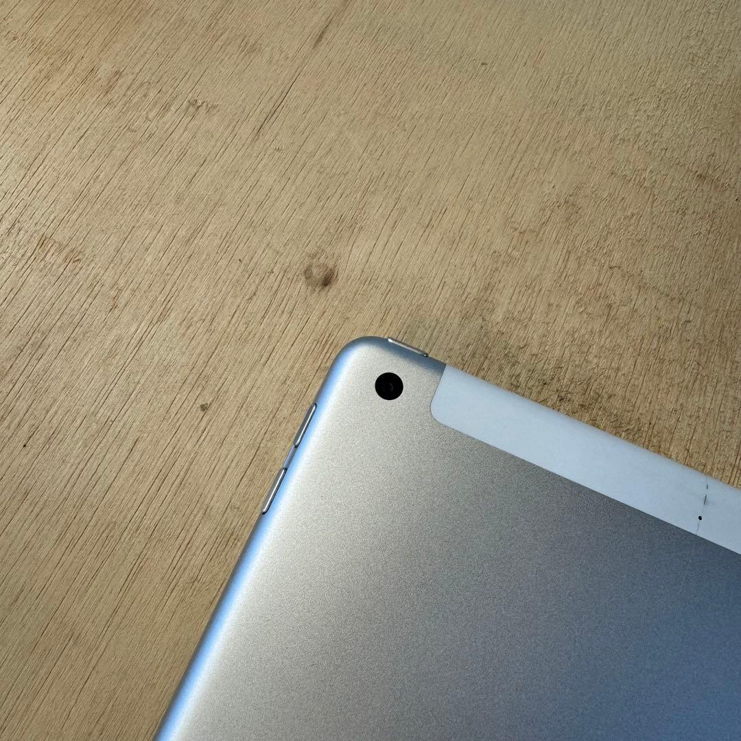 iPad 第6世代　32GB