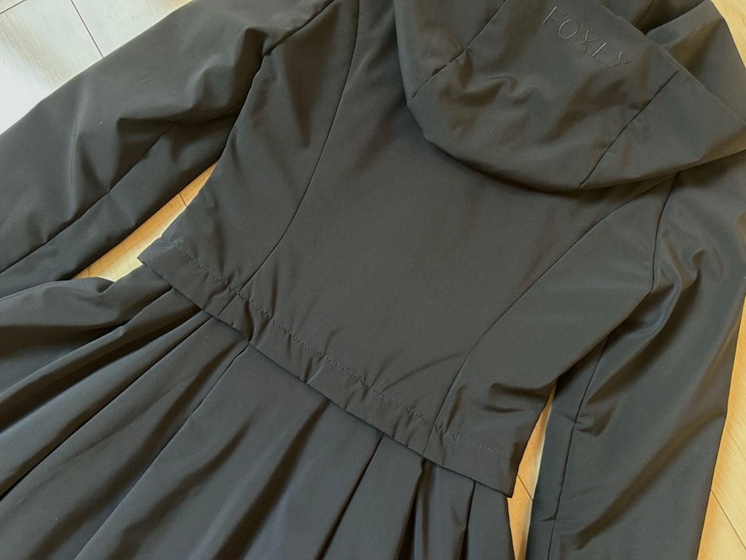 フォクシー　レイニークッションコート