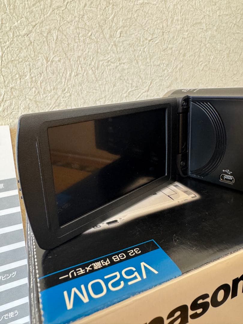 ビデオカメラ　Panasonic HC-V520M 32GB ブラック
