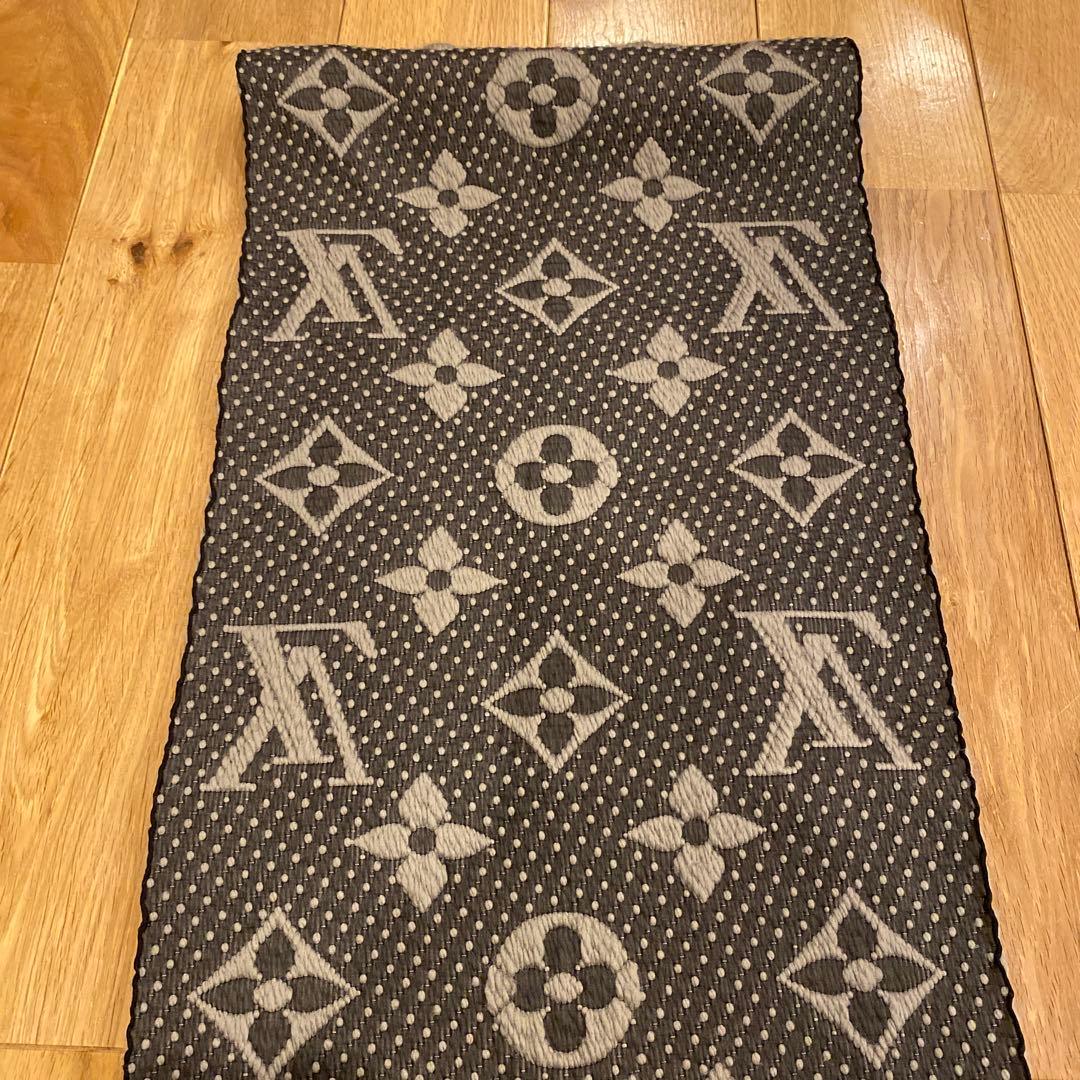 購入不可　ルイヴィトン　エシャルプロゴマニア　マフラー