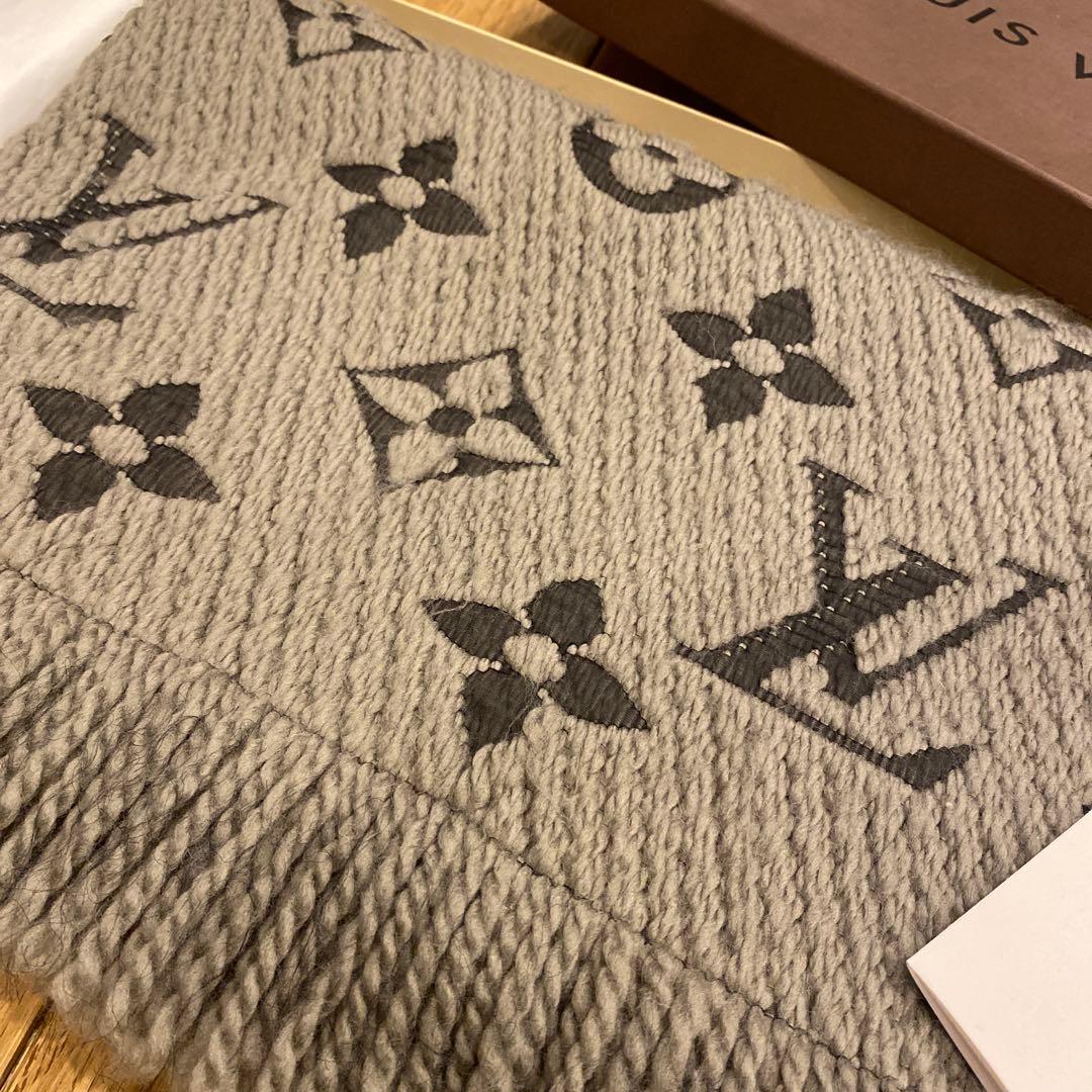 購入不可　ルイヴィトン　エシャルプロゴマニア　マフラー