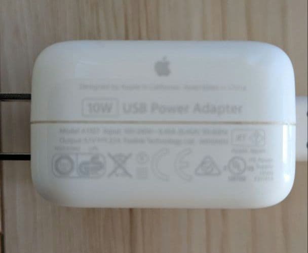 【iPad 第5世代】128GB　MPGW2J/A　A1822　充電器付き